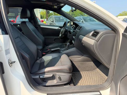 Used 2014 Volkswagen Jetta GLI Autobahn FWD image 23