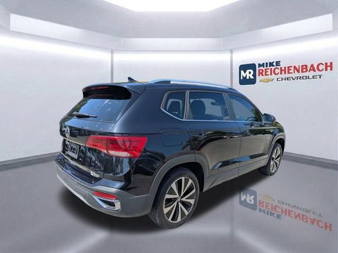 Used 2023 Volkswagen Taos SE FWD image 4