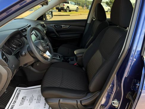 Used 2020 Nissan Rogue S FWD image 10