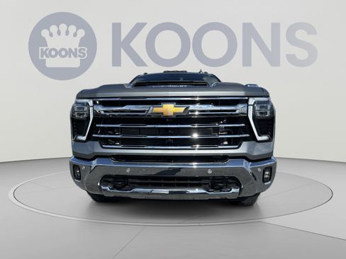 Used 2025 Chevrolet Silverado 3500 LTZ w/ LTZ Plus Package AWD/4WD image 11
