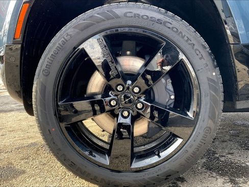 New 2026 Land Rover Defender 110 X-Dynamic SE image 11