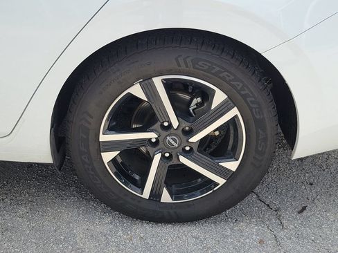 Used 2024 Nissan Sentra SV FWD image 12