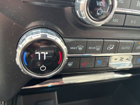 Used 2021 Ford F150 Lariat w/ Equipment Group 502A High AWD/4WD image 19