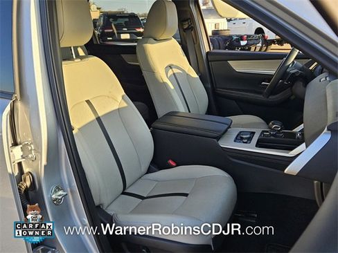 Used 2025 MAZDA CX-90 3.3 Turbo w/ Premium Sport Pkg image 19