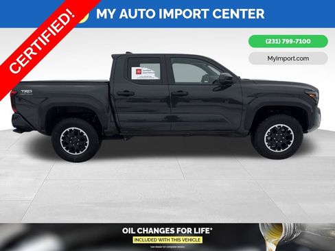 Used 2025 Toyota Tacoma TRD Off-Road image 8