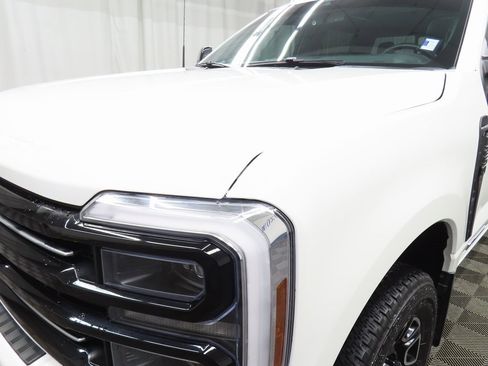 Used 2025 Ford F250 Platinum image 40