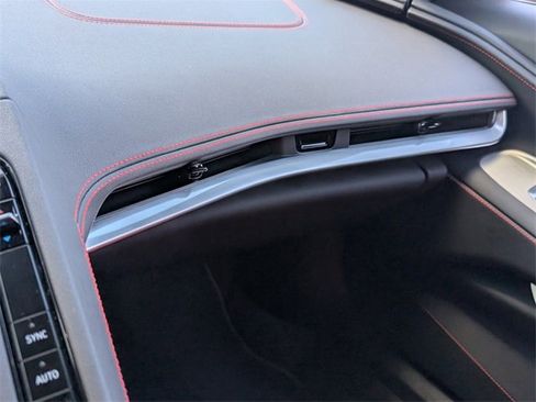Used 2025 Chevrolet Corvette Stingray Coupe w/ 1LT image 25
