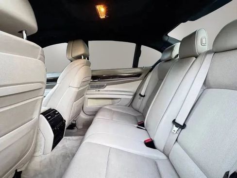 Used 2015 BMW 750i RWD image 10
