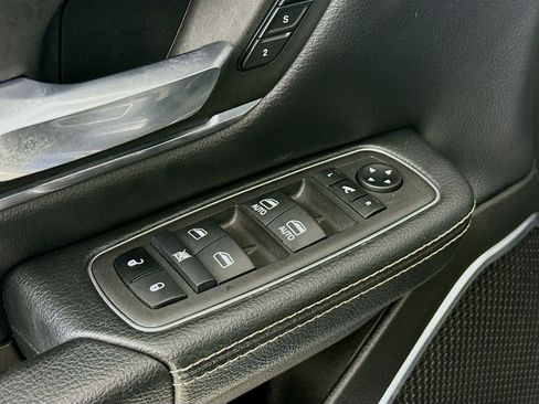 Used 2024 RAM 1500 Laramie AWD/4WD image 19