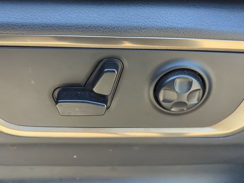 Used 2021 RAM 1500 Limited AWD/4WD image 10