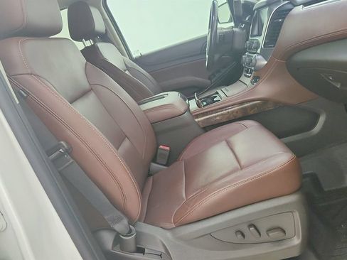 Used 2018 Chevrolet Suburban Premier AWD/4WD image 32