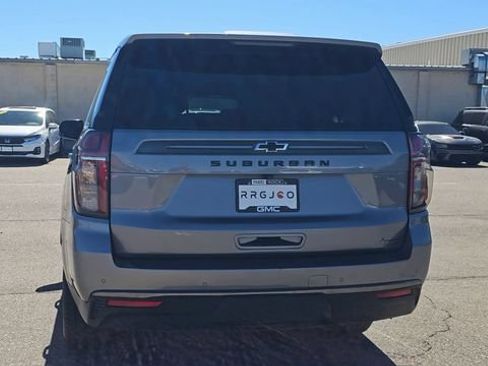 Used 2022 Chevrolet Suburban Z71 w/ Luxury Package AWD/4WD image 8