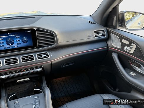 Used 2025 Mercedes-Benz GLS 450 4MATIC w/ AMG Line Exterior image 17