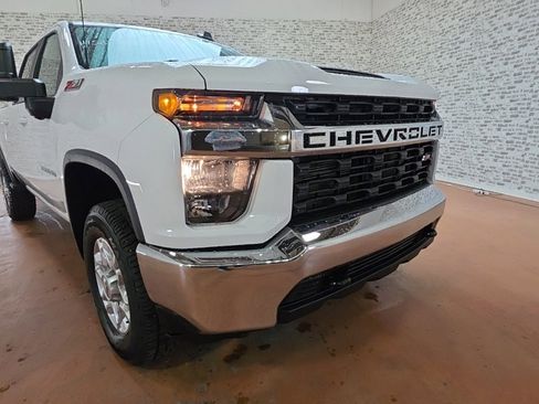 Used 2023 Chevrolet Silverado 2500 LT image 8