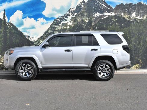 Certified 2022 Toyota 4Runner SR5 Premium image 7