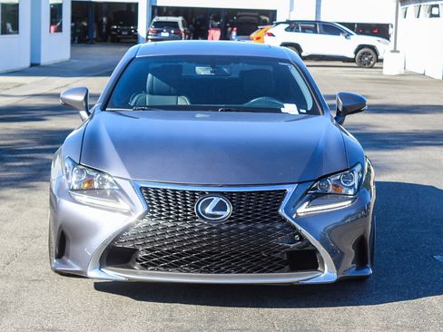 Used 2017 Lexus RC 200t image 2