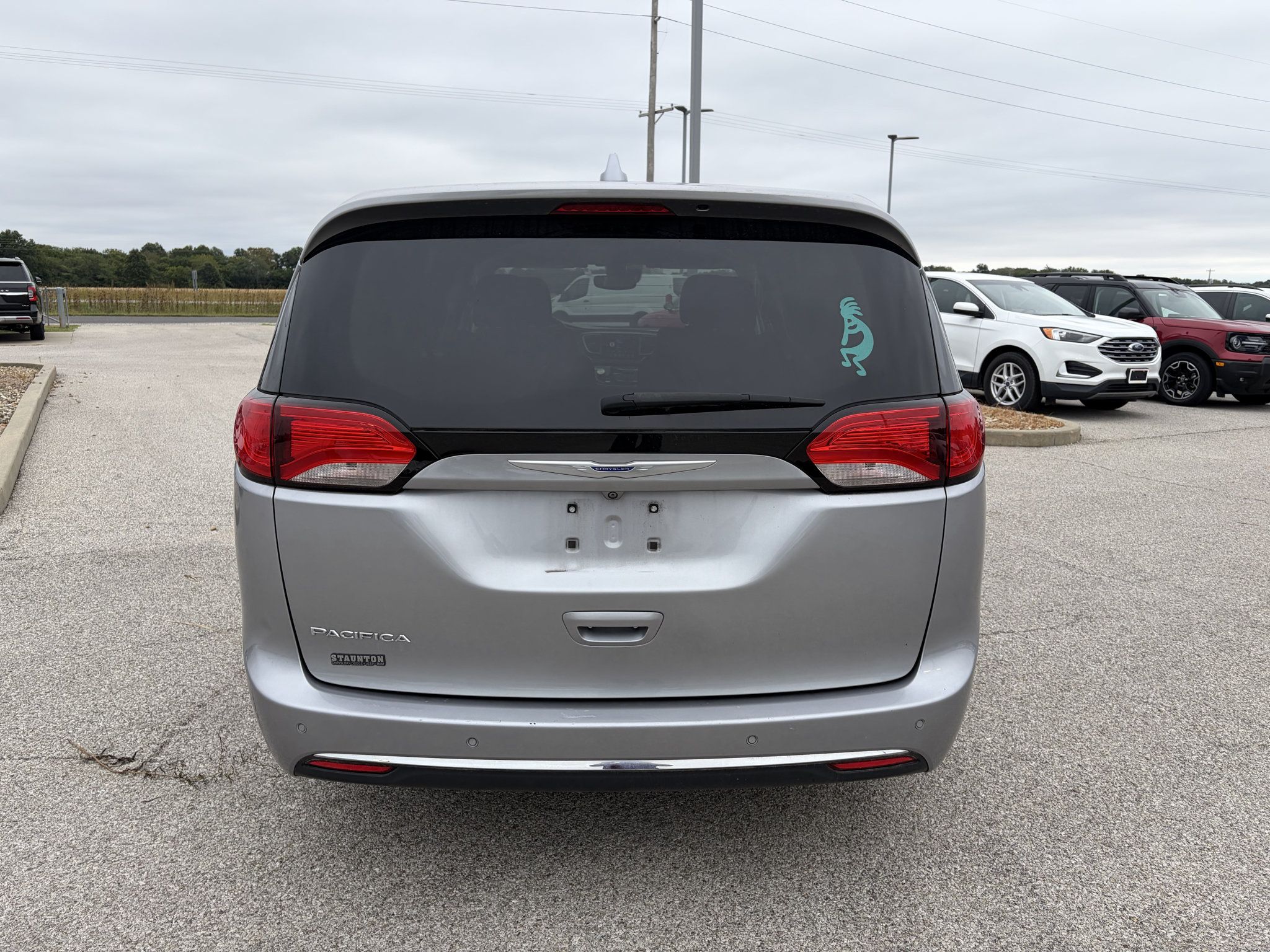 Used 2019 Chrysler Pacifica Touring Plus w/ Advanced Safetytec Group FWD image 4