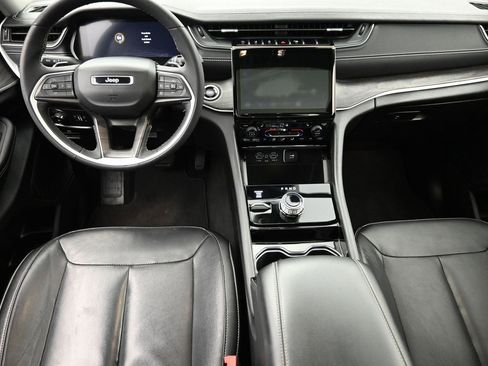 Used 2023 Jeep Grand Cherokee Limited AWD/4WD image 9