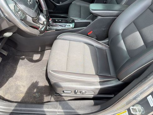 Used 2021 Chevrolet TrailBlazer RS w/ Sun and Liftgate Package image 11