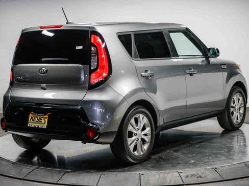 Used 2016 Kia Soul + image 4