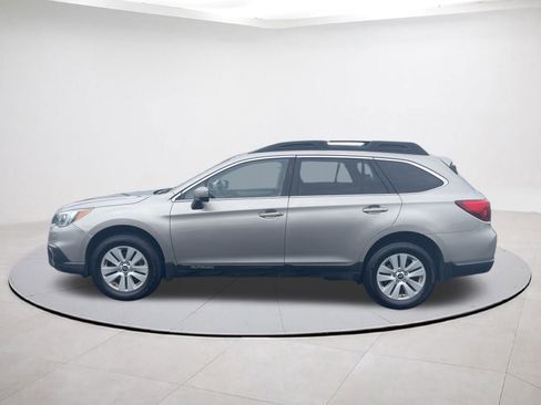 Used 2015 Subaru Outback 2.5i Premium image 4