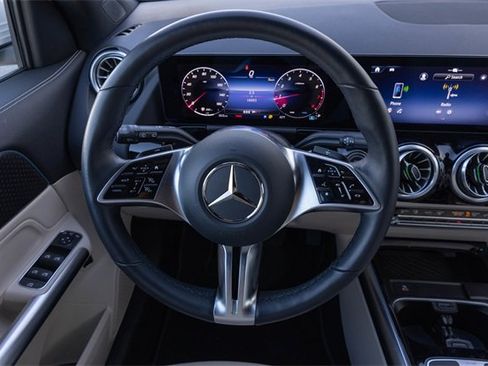 Certified 2025 Mercedes-Benz GLA 250 4MATIC image 24