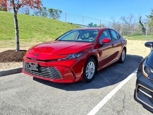 Certified 2025 Toyota Camry LE image 4