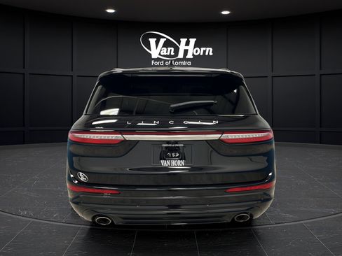 Used 2025 Lincoln Corsair Grand Touring AWD/4WD image 6