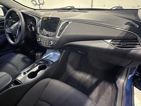 Used 2019 Chevrolet Malibu LT FWD image 26
