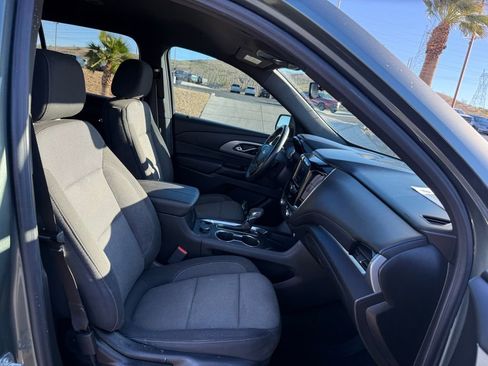 Used 2023 Chevrolet Traverse LT image 13