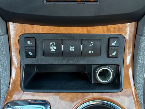 Used 2012 Buick Enclave Leather FWD image 21