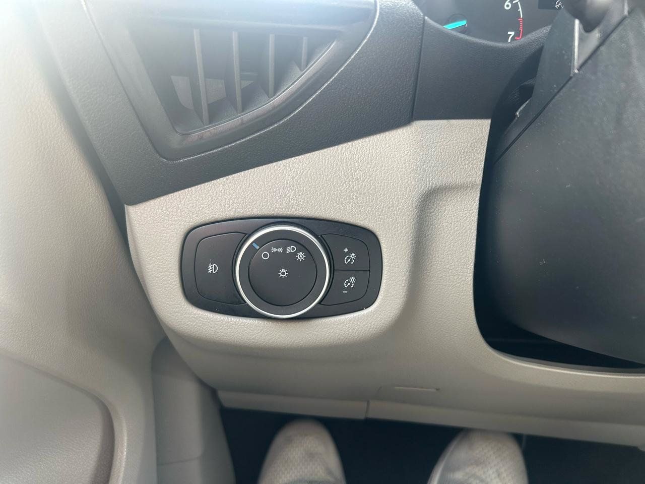 Used 2023 Ford Transit Connect XLT FWD image 16