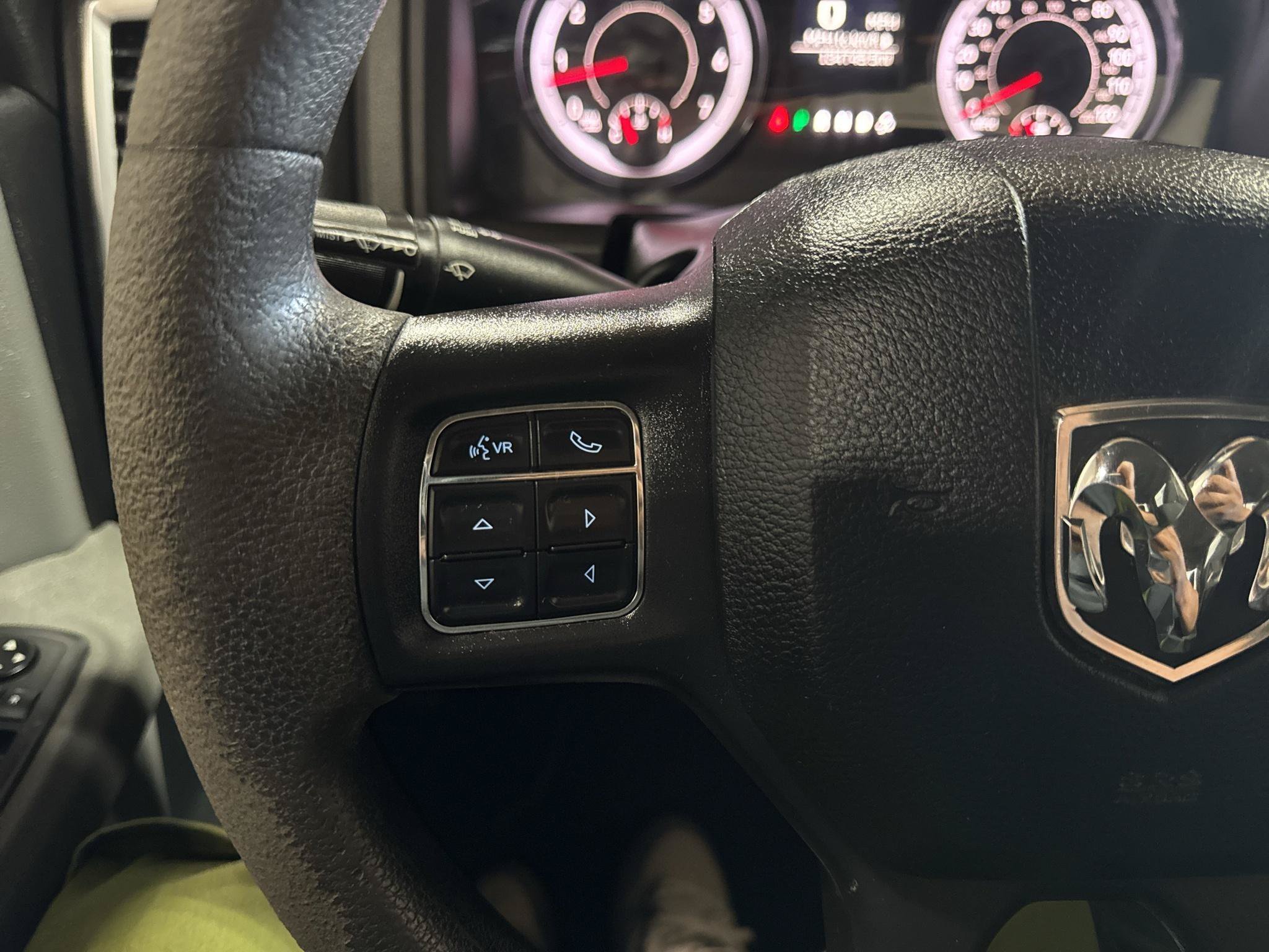 Used 2018 RAM 1500 Classic SLT AWD/4WD image 12