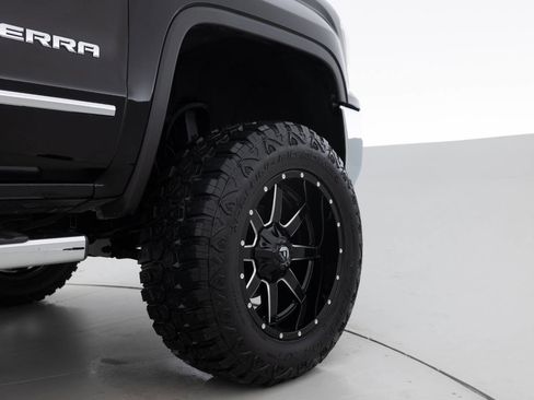 Used 2018 GMC Sierra 1500 SLT image 18