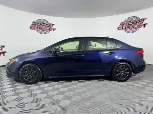 Used 2021 Toyota Corolla LE image 4