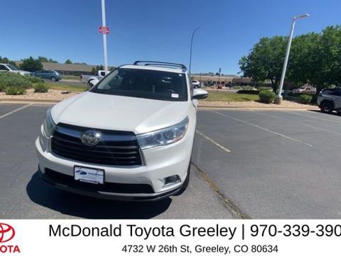 Used 2015 Toyota Highlander Limited w/ Driver Technology Package AWD/4WD image 2