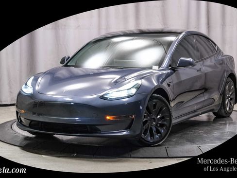 Used 2023 Tesla Model 3 Standard Range RWD image 1