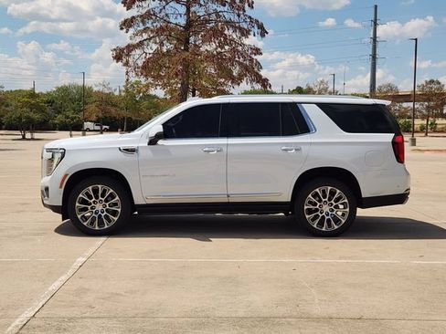 Used 2026 GMC Yukon Denali w/ Sun & Power Step Package AWD/4WD image 4