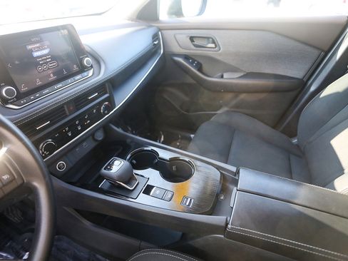 Used 2023 Nissan Rogue S image 28