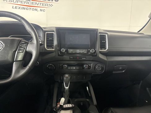 Used 2024 Nissan Frontier SL w/ Technology Package image 25