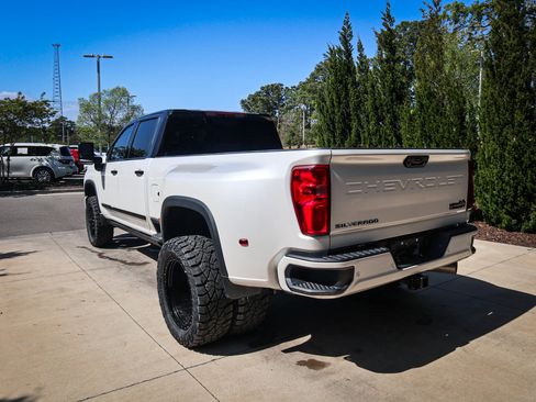 Used 2025 Chevrolet Silverado 3500 High Country w/ Technology Package image 9