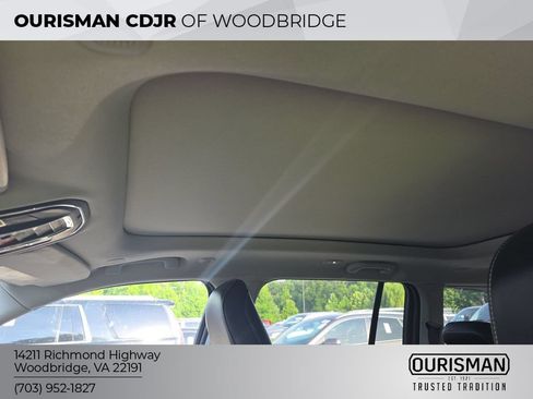 Used 2023 Jeep Grand Cherokee Limited AWD/4WD image 7