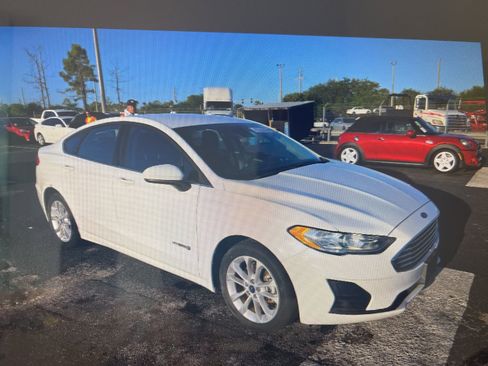 Used 2019 Ford Fusion SE image 19