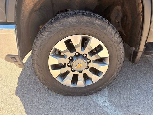 Used 2024 Chevrolet Silverado 2500 LT AWD/4WD image 24