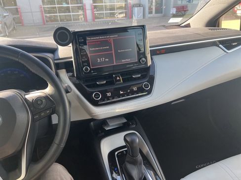 Used 2019 Toyota Corolla XSE image 11