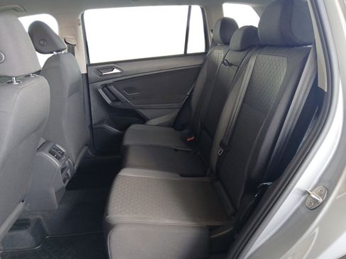 Used 2020 Volkswagen Tiguan S image 13
