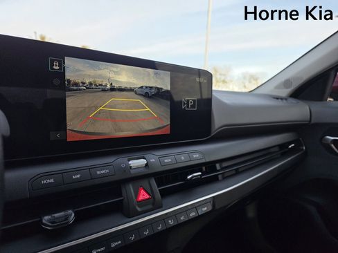 New 2025 Kia K4 LXS image 16