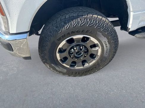 Used 2023 Ford F250 Lariat w/ Tremor Off-Road Package image 10