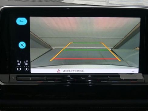 New 2026 Volkswagen Atlas SE image 32