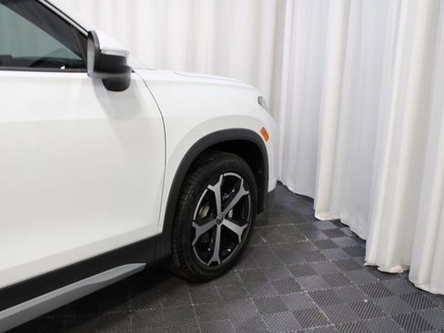 New 2025 Volkswagen Tiguan SE image 27